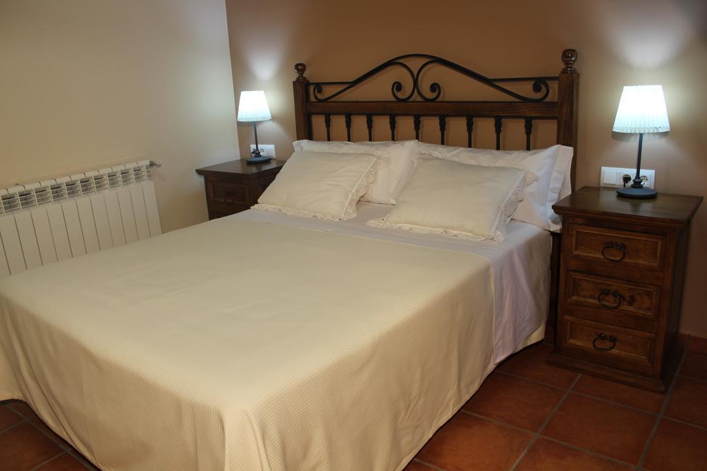 Apartamentos Los Rosales De Isabel Corral de Ayllón Kültér fotó